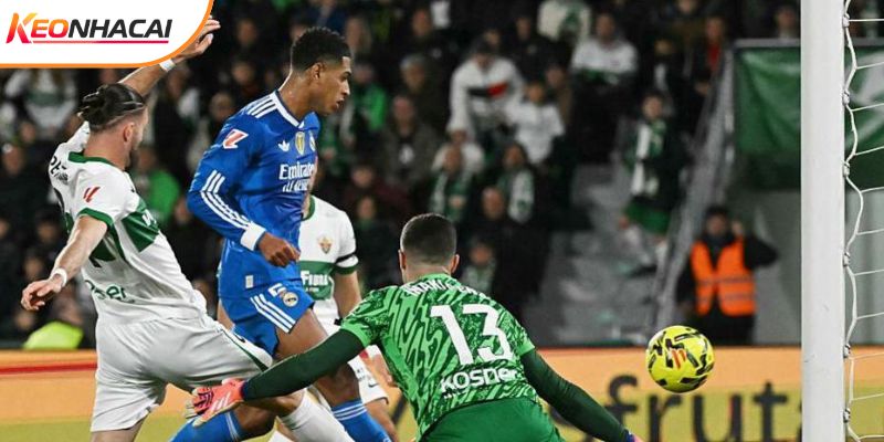 Real Madrid vs Elche sẽ diễn ra một chiều